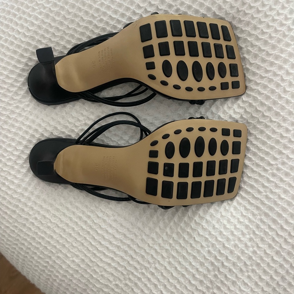 Alias Mae Heels - image 3